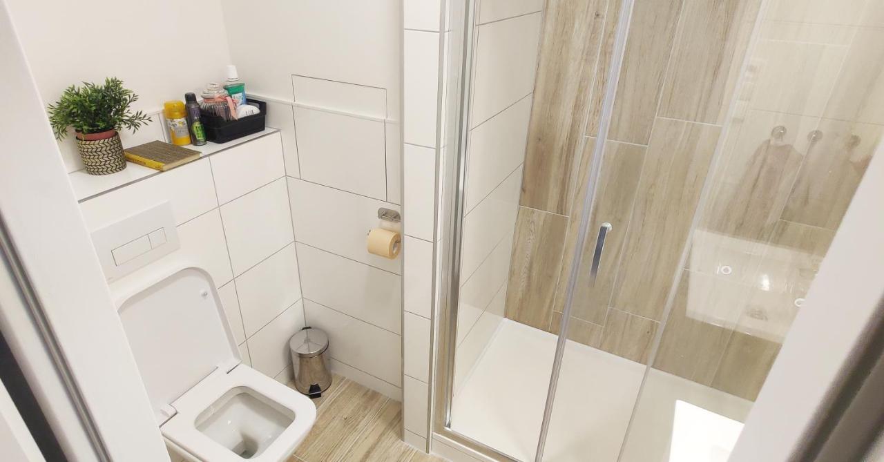 King Size Sunny Home 19 Minutes To Center Πράγα Εξωτερικό φωτογραφία