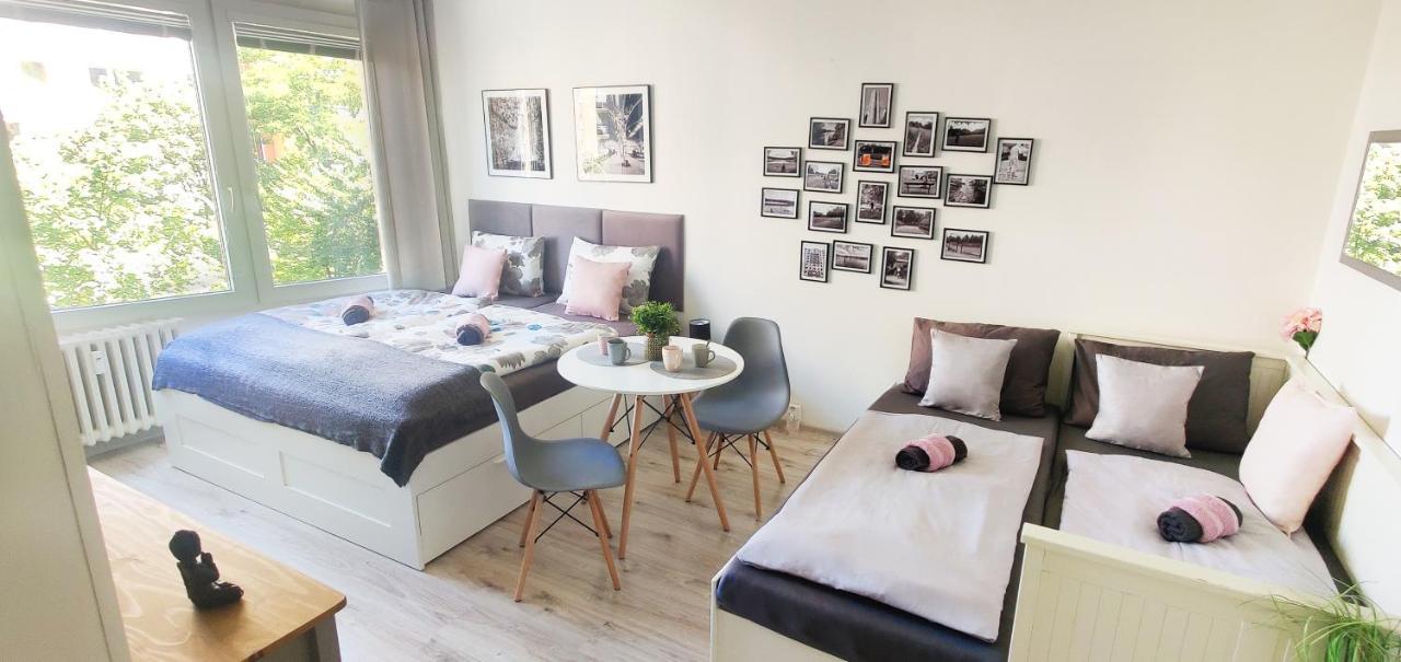 King Size Sunny Home 19 Minutes To Center Πράγα Εξωτερικό φωτογραφία
